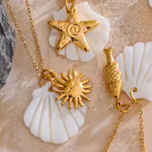 Sun Gold White Shell 18K Gold Stainless Steel Waterproof Necklace - Picture 6 of 8